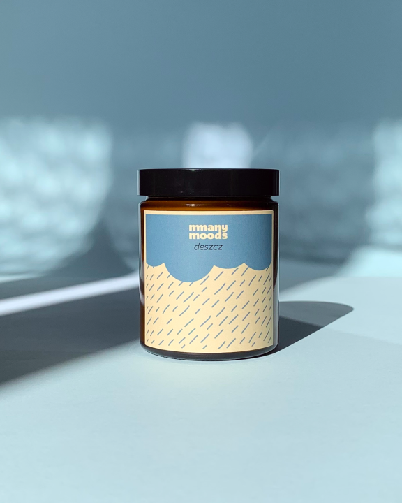 otulająca świeca sojowa