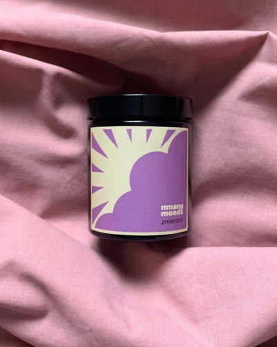 świeca sojowa o słodkim zapachu idealna dla przyjaciółki