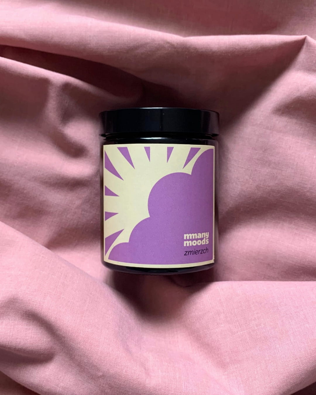 świeca sojowa o słodkim zapachu idealna dla przyjaciółki